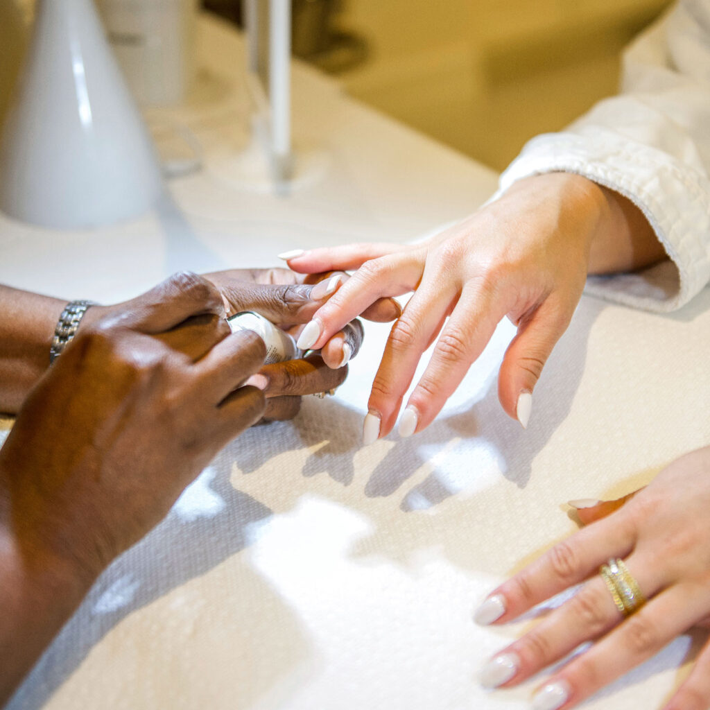 rivage-classic-manicure2